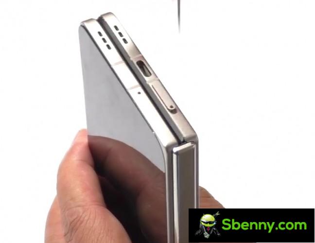 The gold model of Oppo Find N3 poses for the camera before the launch