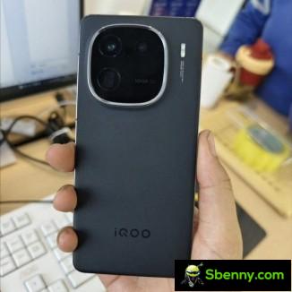 Alleged vivo iQOO 12 smartphone |  Image source: Weibo