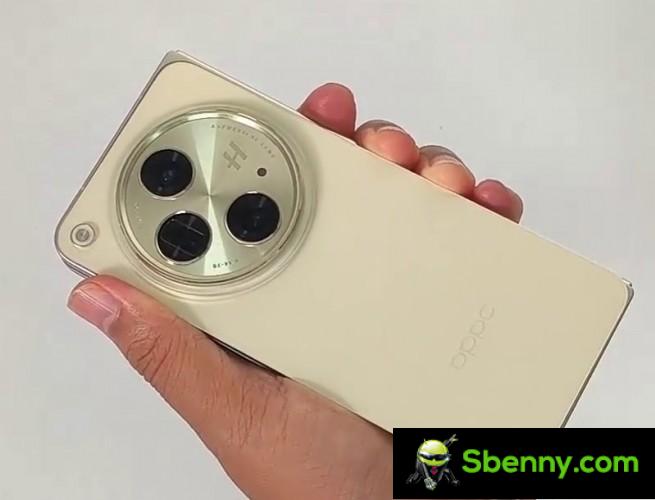The gold model of Oppo Find N3 poses for the camera before the launch