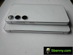 Samsung Galaxy S24 and S24+ mannequins
