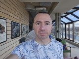 Galaxy S23: selfie - f/2.2, ISO 64, 1/120s - Galaxy S23 vs. Galaxy S23 FE
