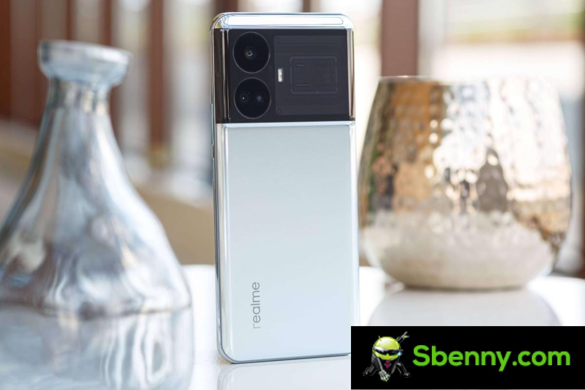 Realme GT5