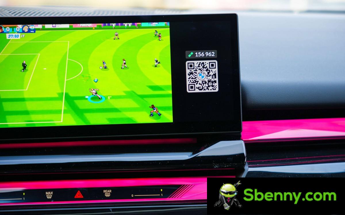 We played on the BMW i5 and used the iQOO 12 as a controller