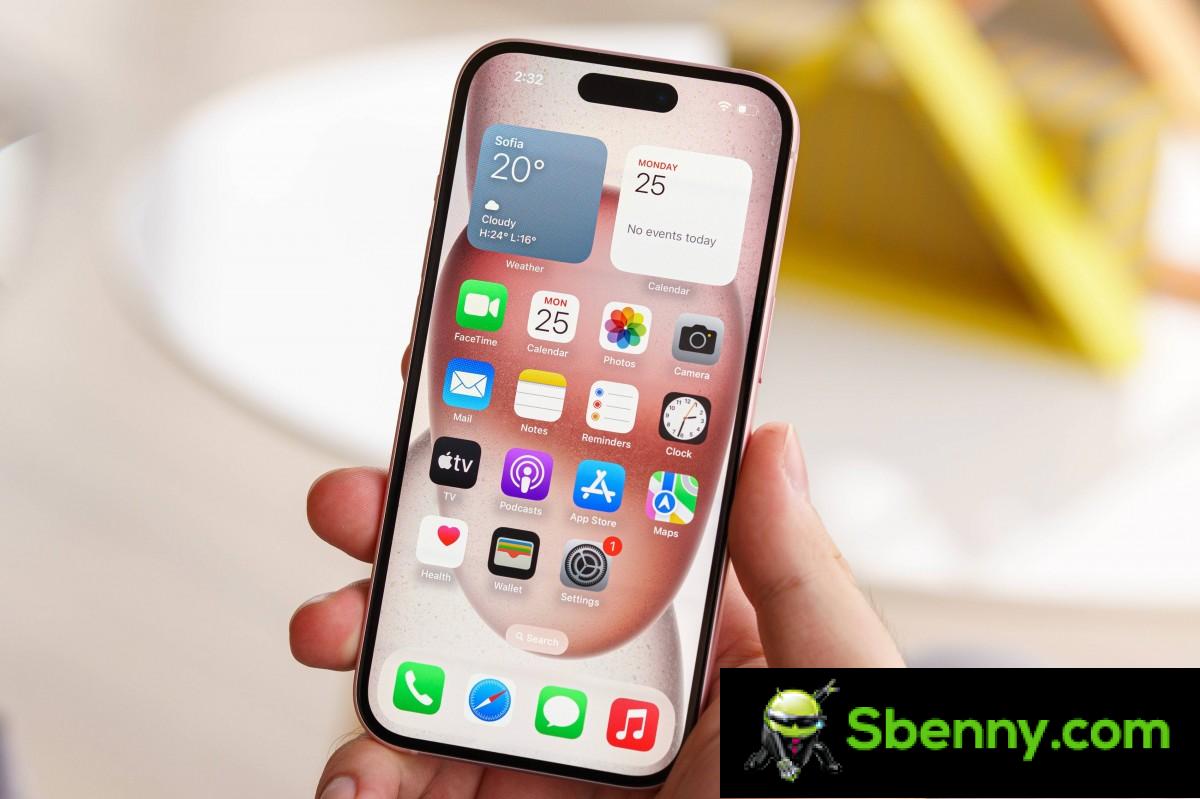 Gurman: iOS 18 will bring RCS support and generative AI to Siri