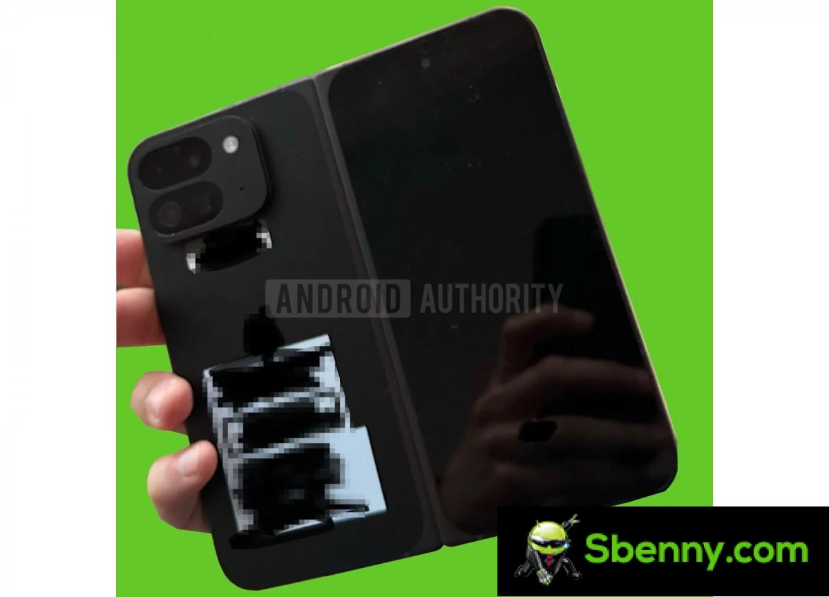 Google Pixel Fold 2 hands-on image leaks