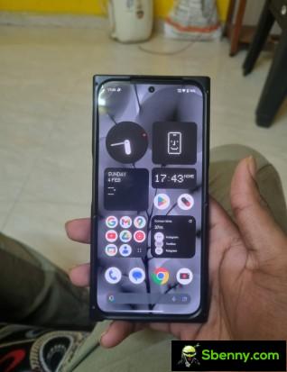 Nothing Practical pictures of the phone (2a).