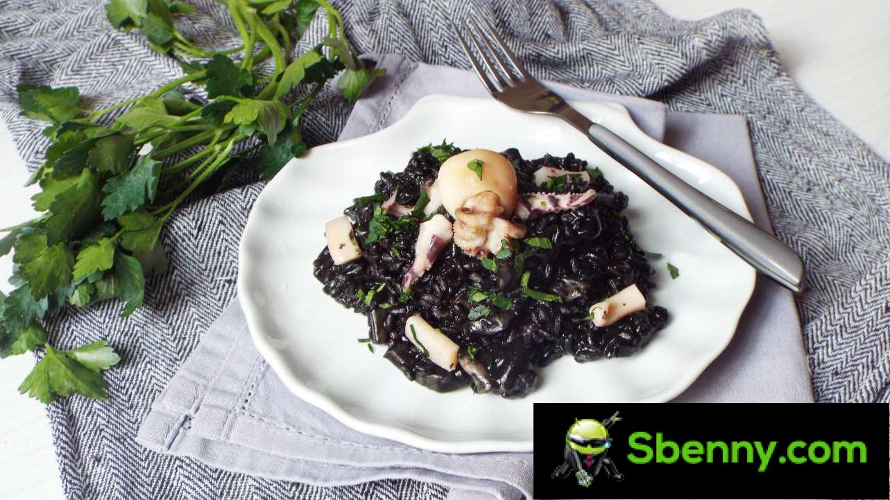 Cuttlefish ink risotto, the traditional recipe - Sbenny’s Blog
