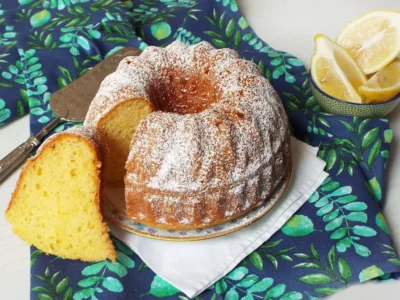 Soft and lemon-scented ricotta donut