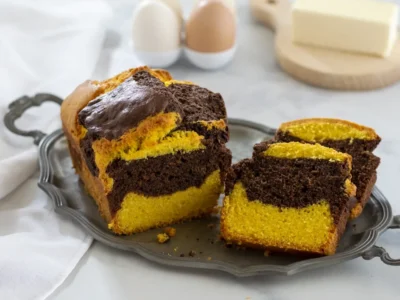 Two-tone plumcake: the trick for a perfect and super soft effect