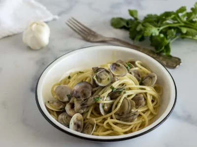 Spaghetti with clams: creamy and sand-free recipe