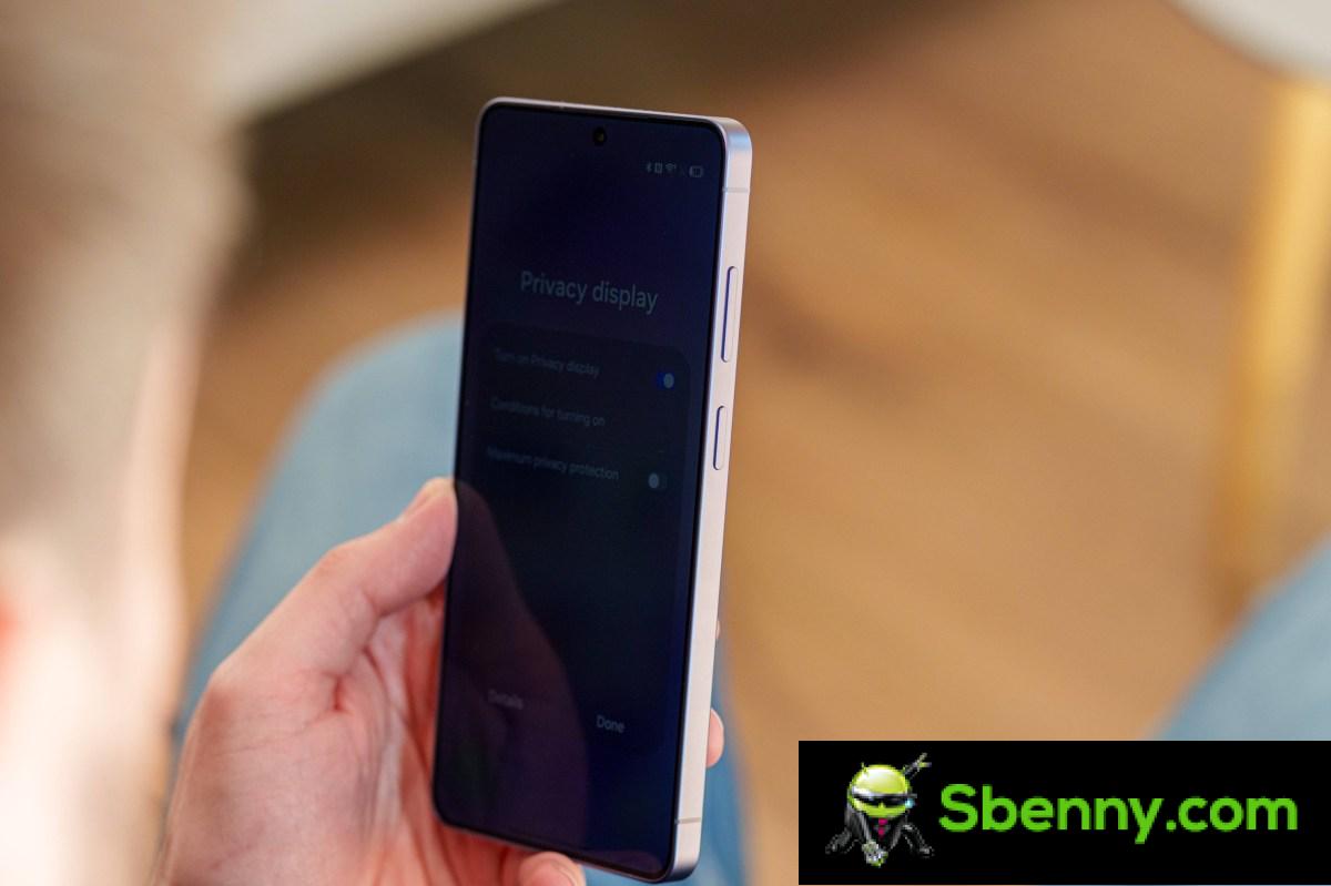 Privacy display features on the Samsung Galaxy S26 Ultra